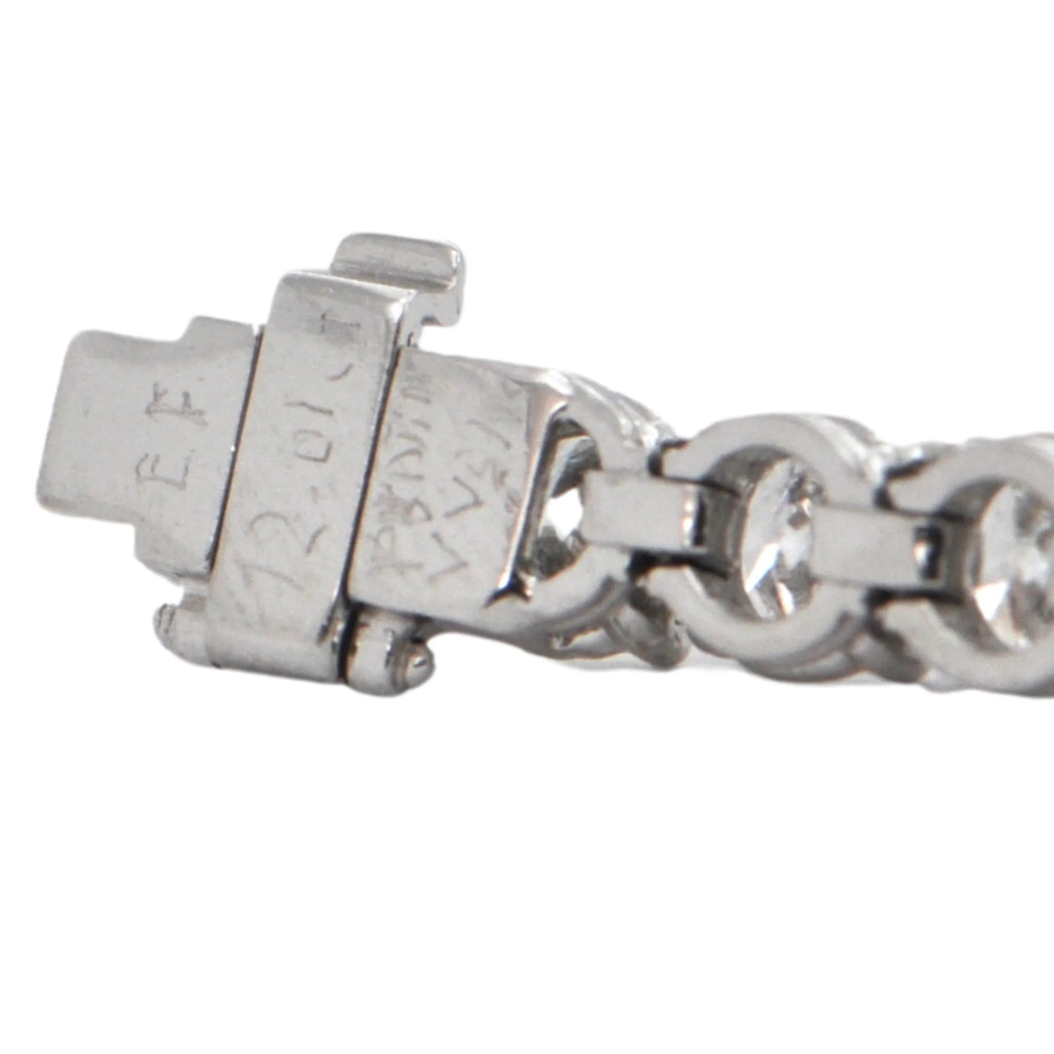 12.01 CT Diamond tennis bracelet in Platinum