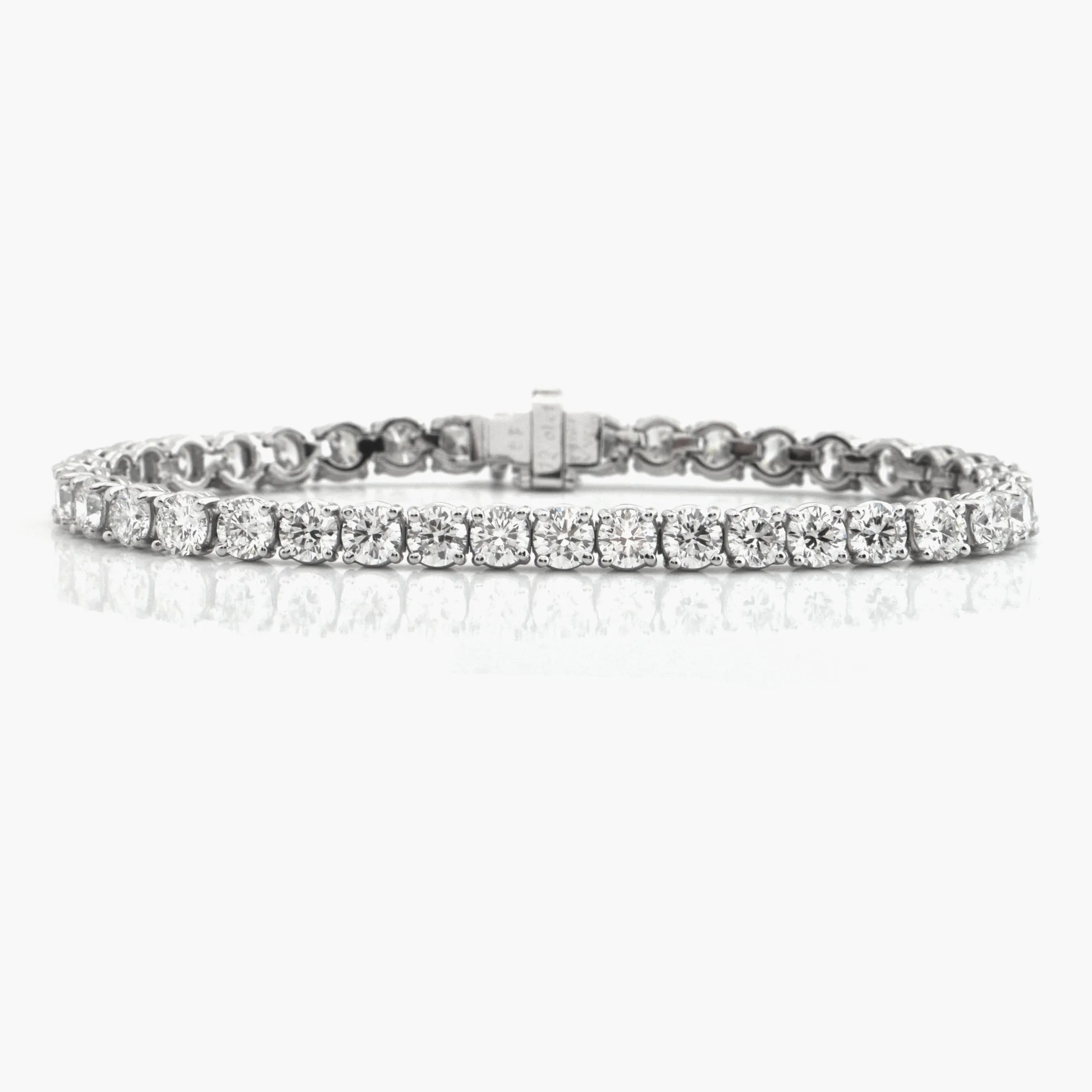 12.01 CT Diamond tennis bracelet in Platinum