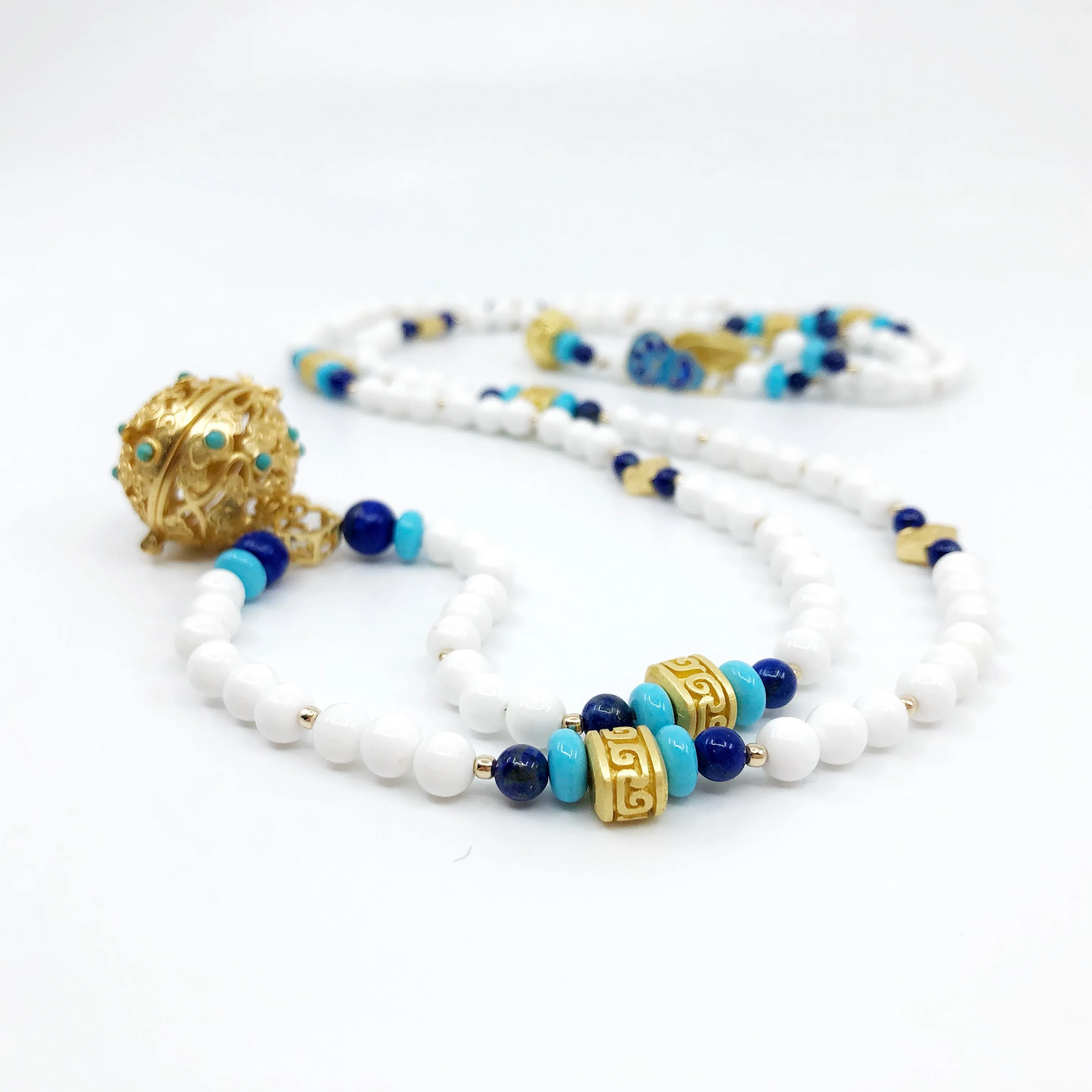 Auspicious Beaded Tridacna Locket Necklace