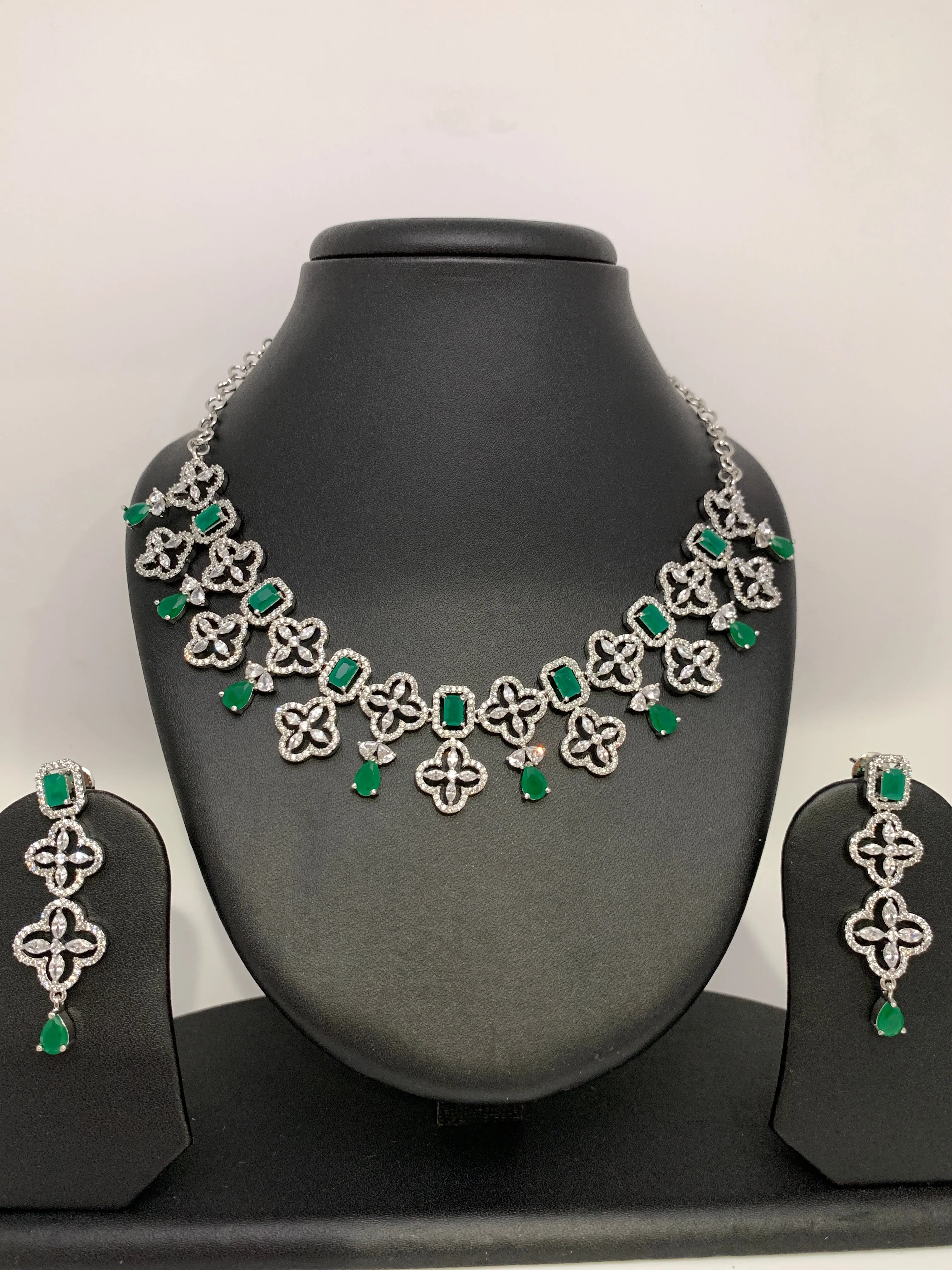 Emrald Green Stone American Diamond Short Necklace in Silver Polish