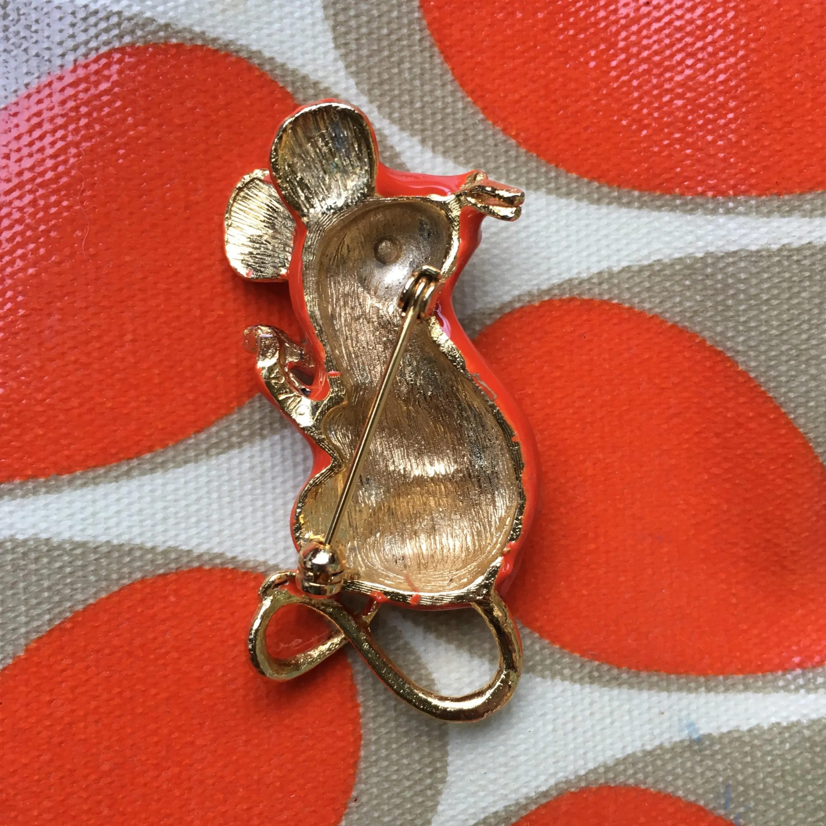 Funky 60s style mouse brooch by Sphinx