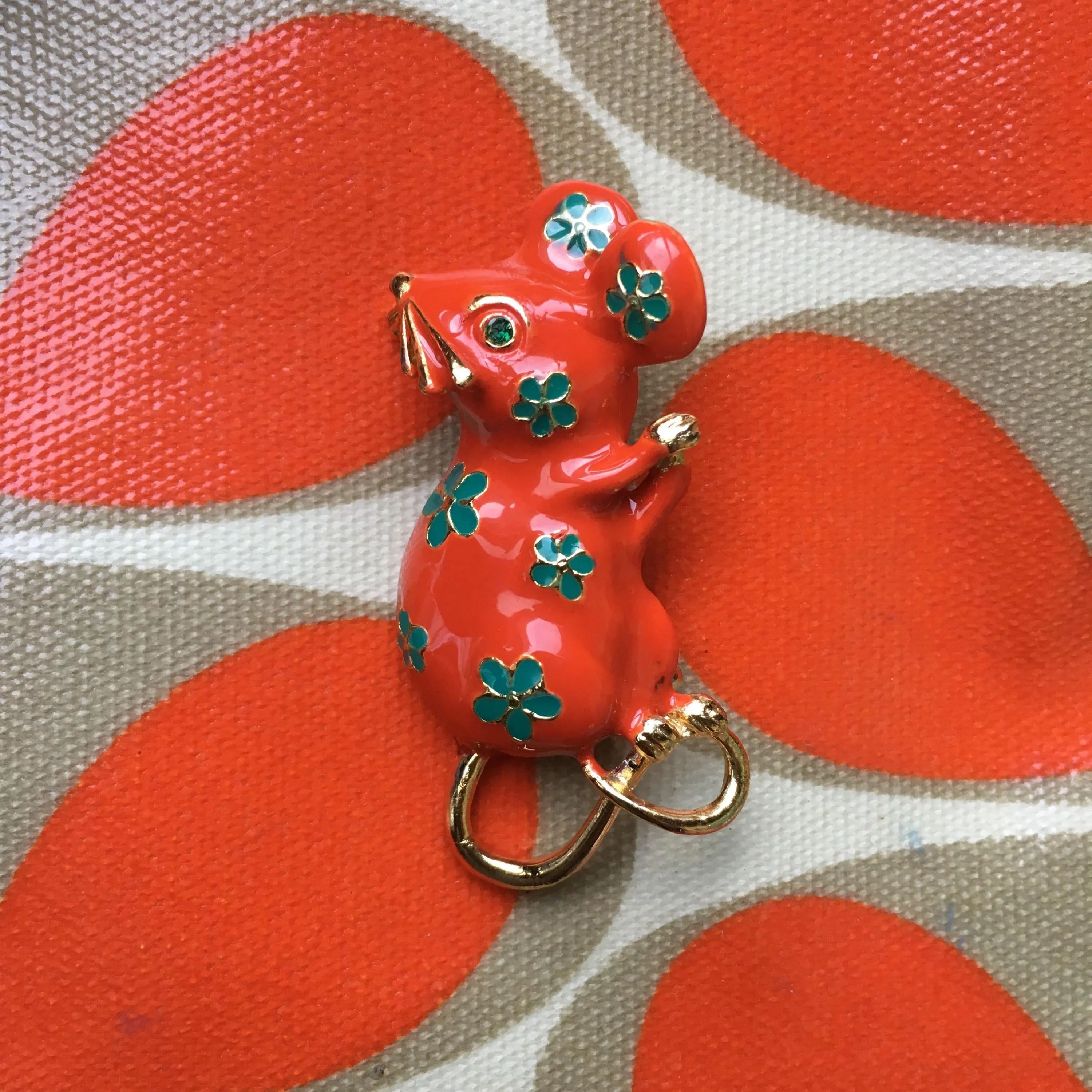 Funky 60s style mouse brooch by Sphinx