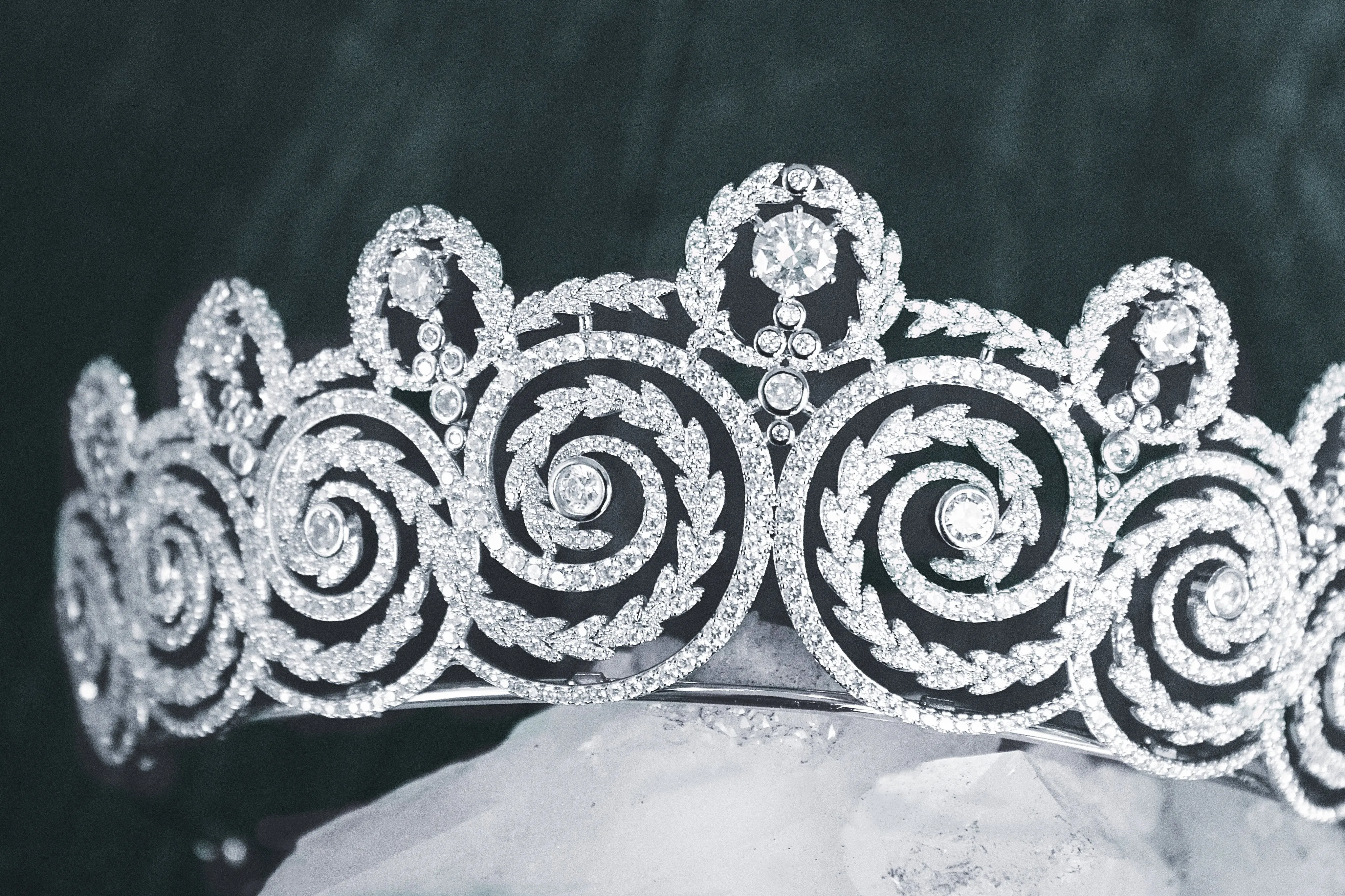 KHEDIVE Simulated Diamond Bridal Tiara