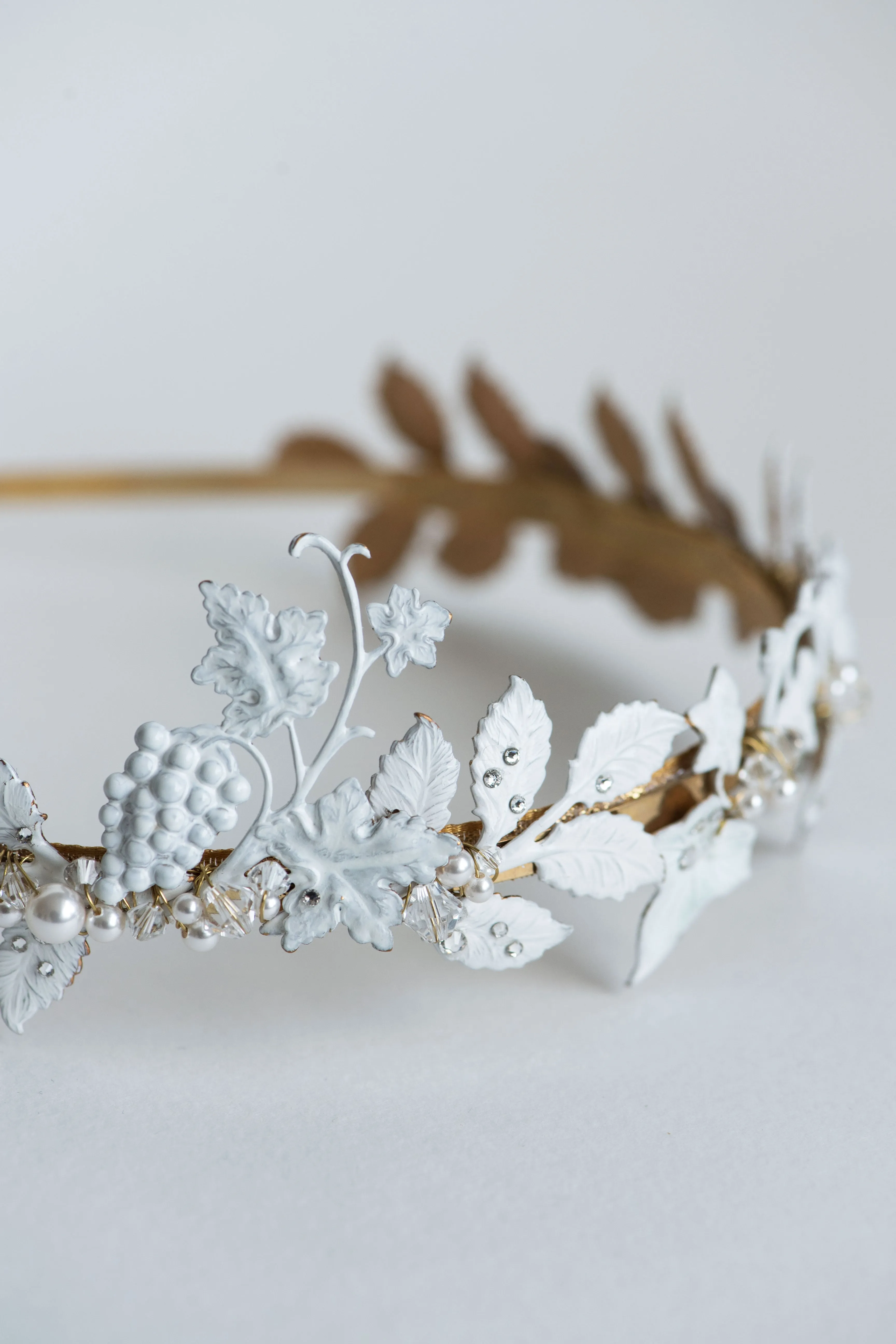 Leaf tiara in white or ivory - VICTORIA