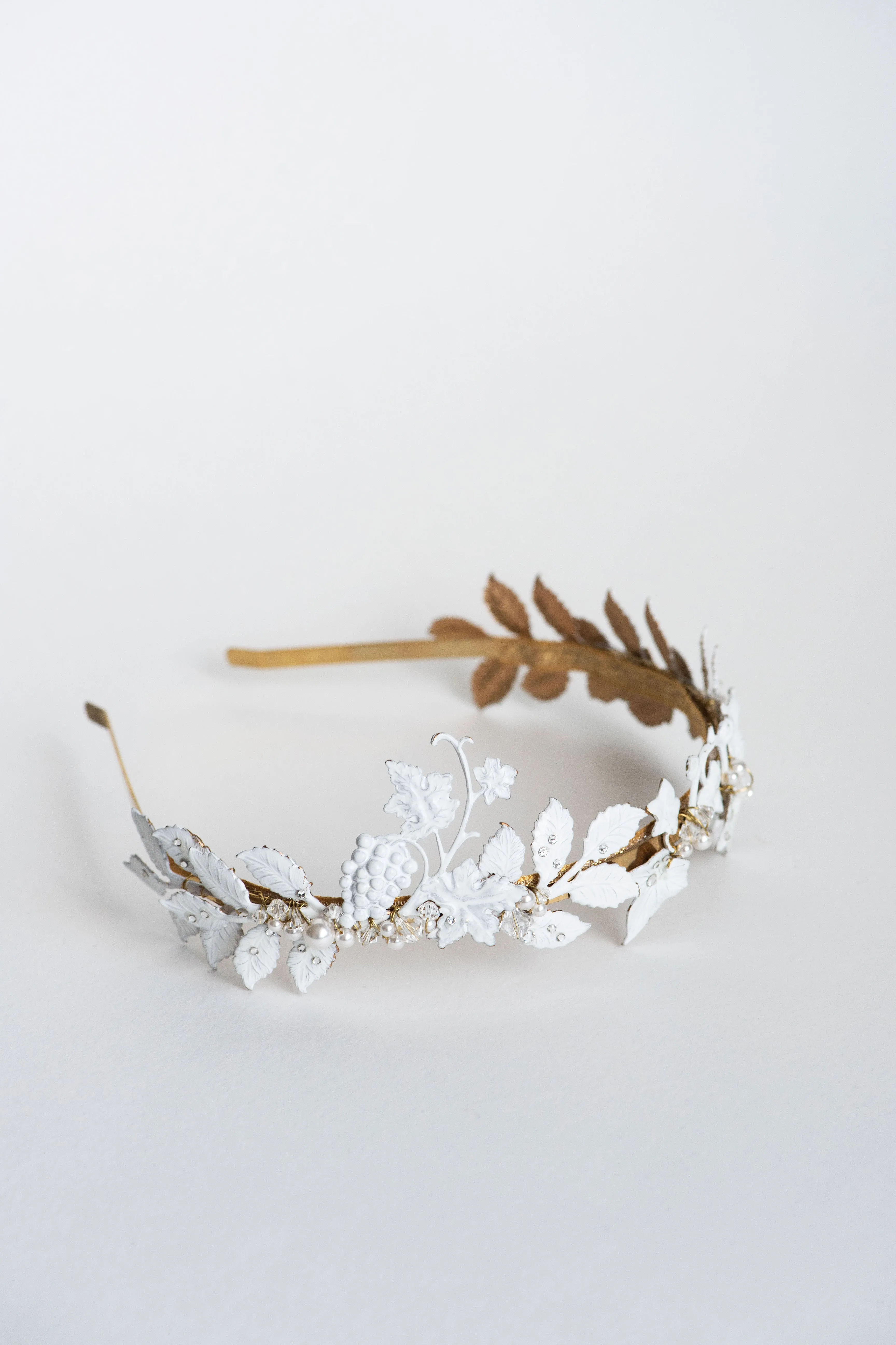 Leaf tiara in white or ivory - VICTORIA