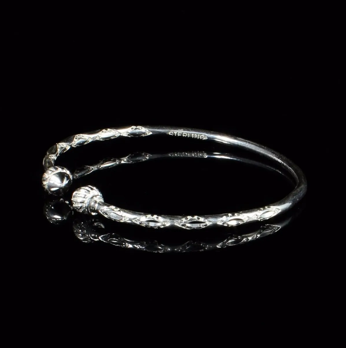 Medium  Bangle with Taj Mahal Heads
