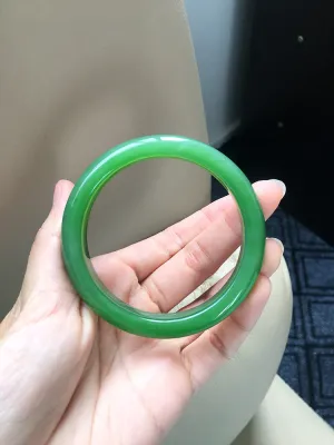 Natural Jade Bangle Nephrite Bangle Internal Diameter 59.1mm NBE037