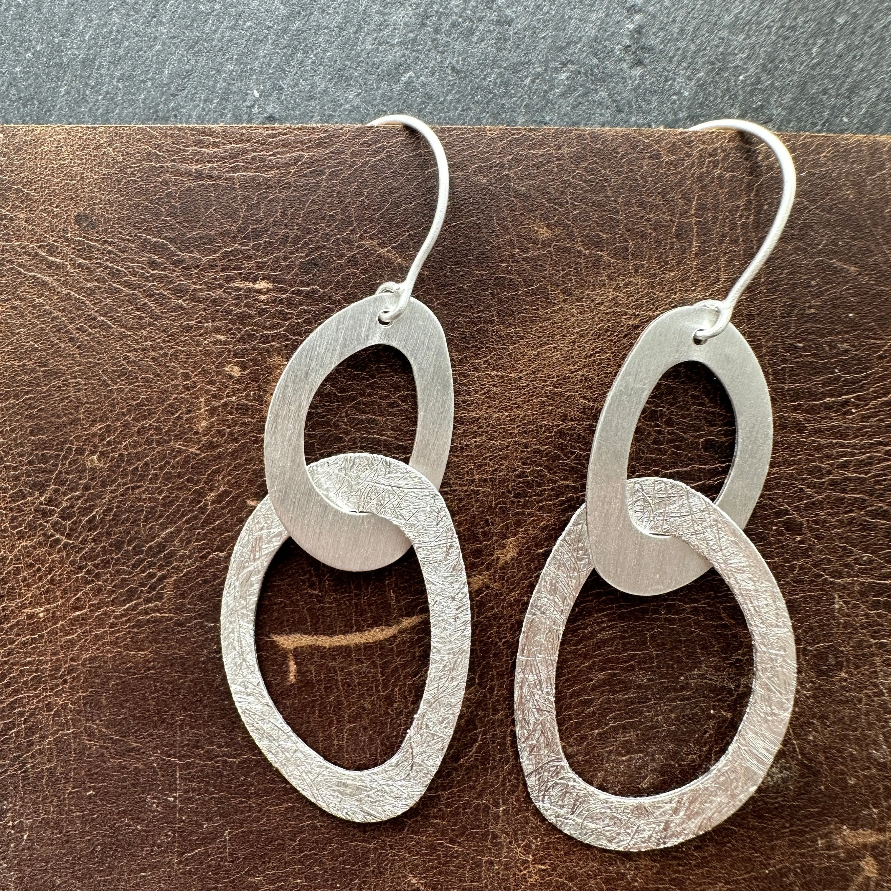 Oval Chain Dangle Earrings