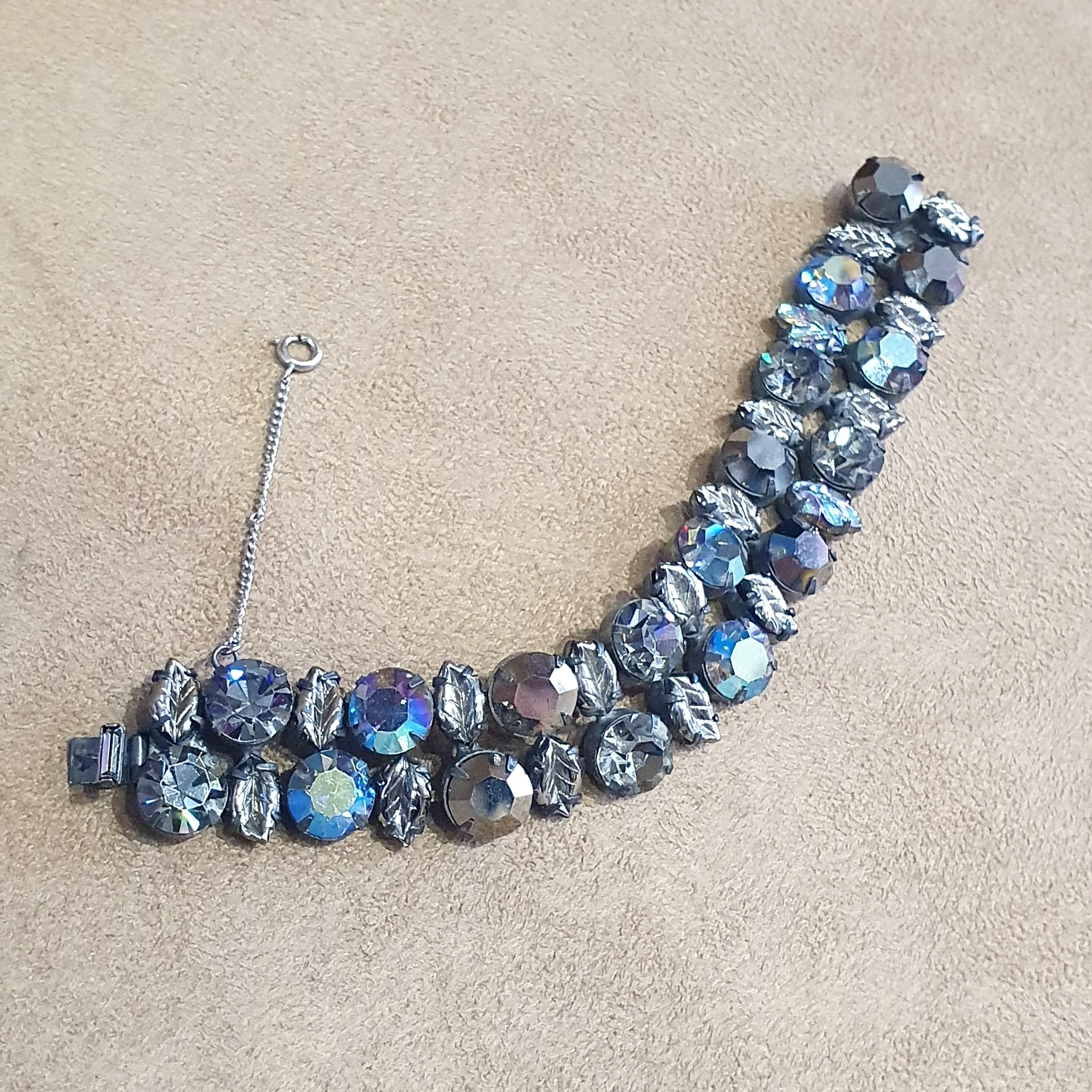 Regency Bracelet in Grey and Black Glass