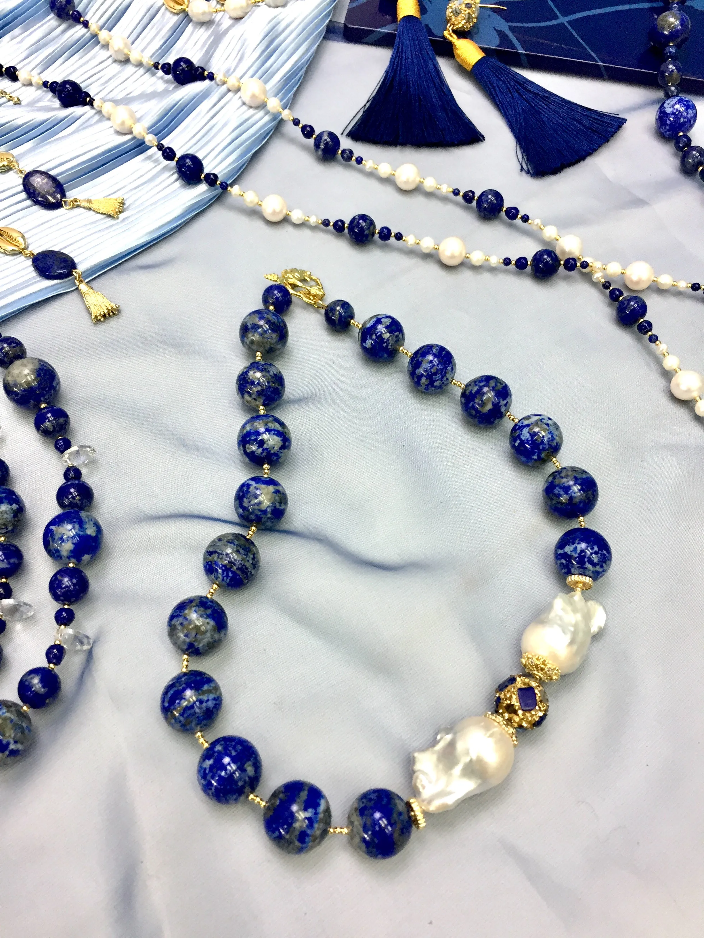 Round Lapis with Baroque Pearls Chunky Necklace DN208