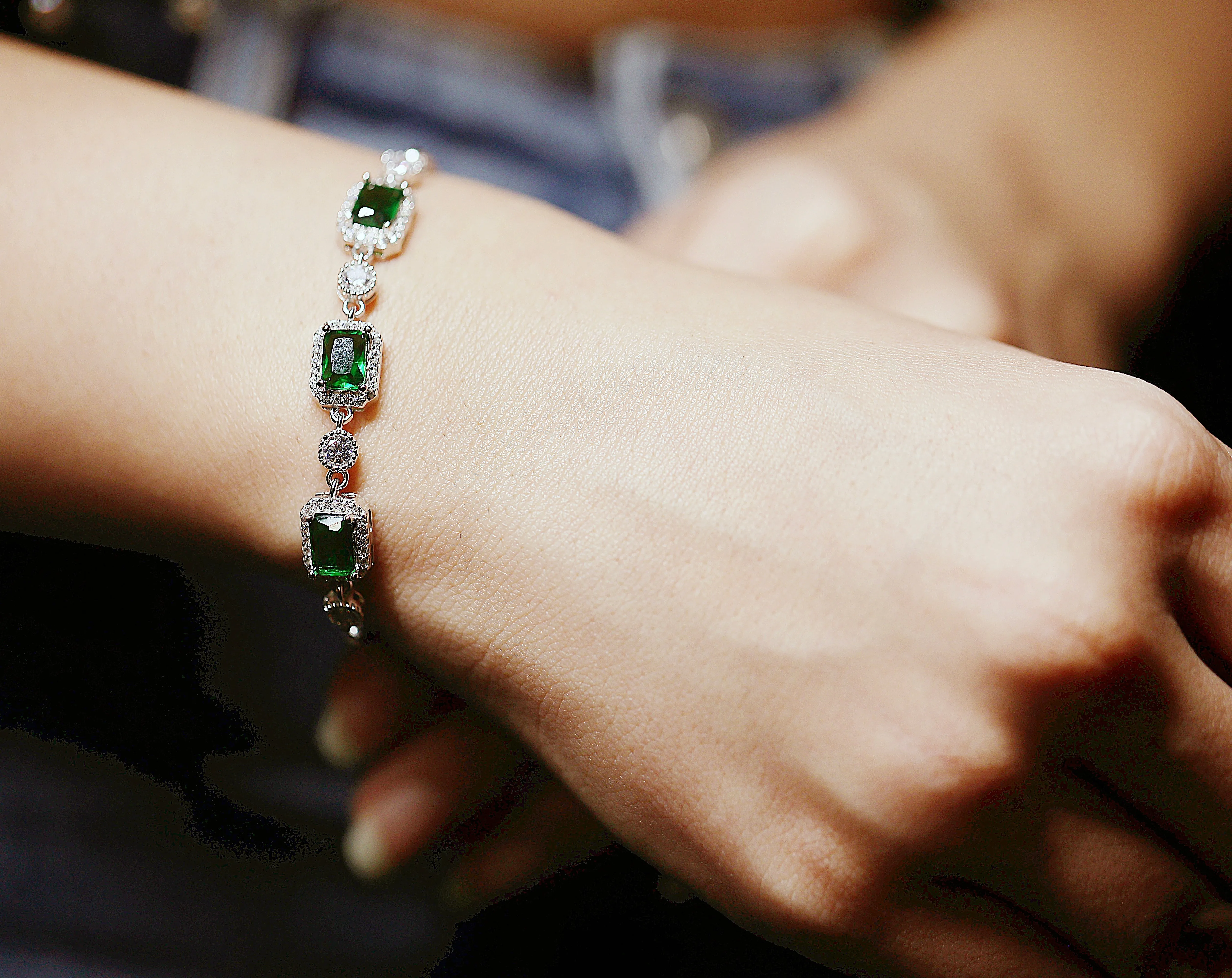 Triple emerald silver bracelet