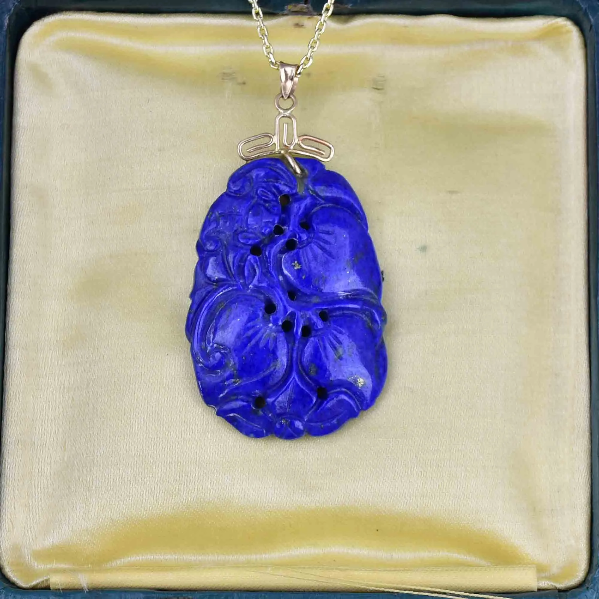 Vintage 14K Gold Carved Lapis Lazuli Flower Pendant Necklace