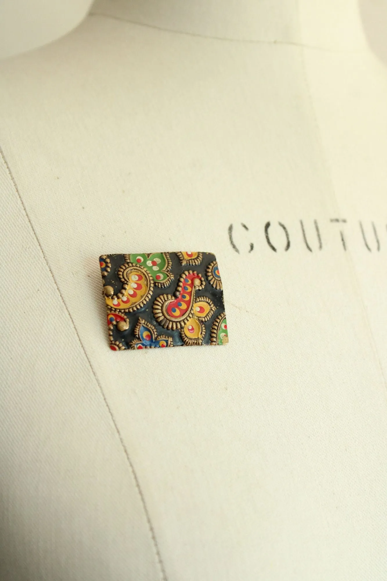 Vintage 1800s 1900s Paisley Brooch